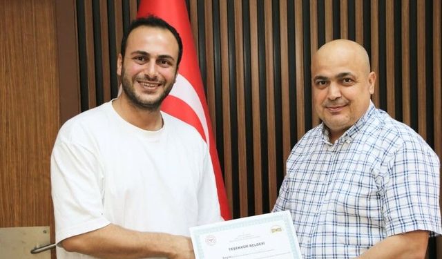 Şanlıurfa Eğitim Ve Araştırma Hastanesi’nde Op. Dr. Selim Tümkaya’ya Anlamlı Teşekkür Belgesi