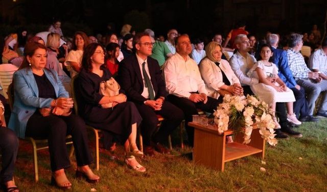 Şanlıurfa Karaköprü’de Sanat Dolu Gece: Vatandaşlar Müzikle Buluştu