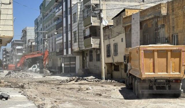 Şanlıurfa Eyyübiye’de Yol Yenileme Çalışmaları Hız Kesmiyor!