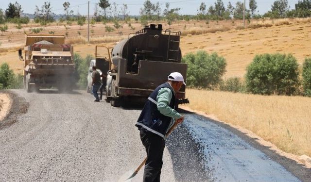 Haliliye'de Kırsal Mahalleleri Birbirine Bağlayan Yollar Yenilendi