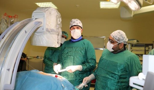 Harran Üniversitesi Hastanesi Böbrek Taşı Tedavisinde Büyük Başarıya İmza Atıyor