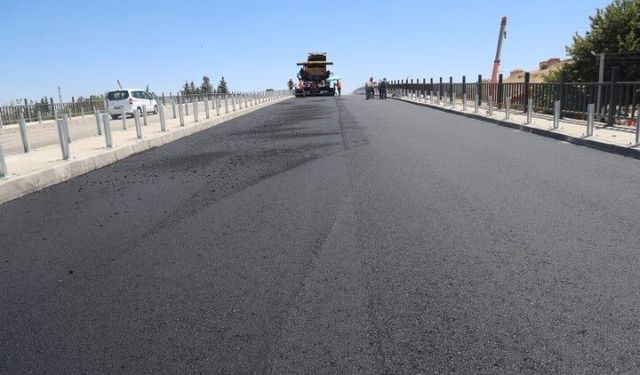 Şanlıurfa'da Trafiği Rahatlatacak Dev Projede Asfalt Mesaisi Başladı!