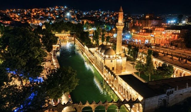 Balıklıgöl Artık Geceleri Bambaşka! Şanlıurfa'nın Tarihi Mirası Işıl Işıl