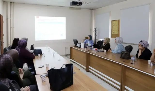 Şanlıurfa'da Sağlık Çalışanlarına Bağışıklama Hizmetleri Eğitimi!