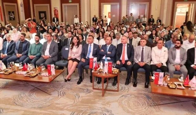 Üniversitelerin Gelecekteki Rolü Uluslararası Panelde Değerlendirildi!