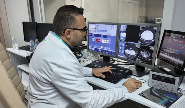 Mehmet Akif İnan Hastanesi’nde Genç Hastaya Dikkat Çeken Operasyon