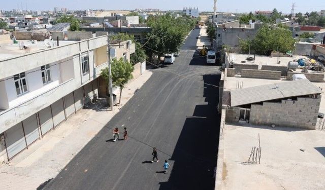 Şanlıurfa Büyükşehir Belediyesi Hilvan’da Yol Çalışmalarını Sürdürüyor