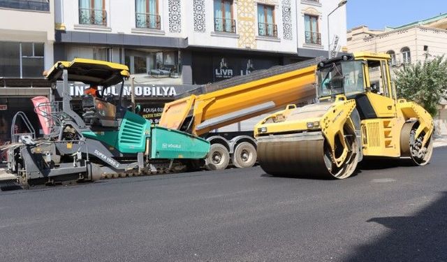Şanlıurfa Büyükşehir Belediyesi’nden Siverek’te Asfalt Yenileme Çalışması