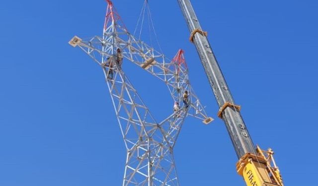 Şanlıurfa’da mahalle sakinleri elektrik direkleri için çözüm bekliyor