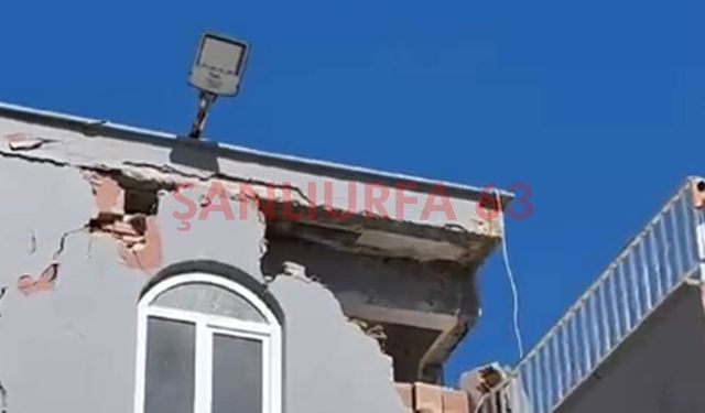 Şanlıurfa’da Deprem Sonrası Bazı Ev Ve Dükkânlarda Yıkım Görüldü