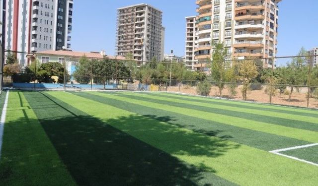 Karaköprü’de Öğrenciler İçin 5 Yeni Spor Sahası Yapılıyor