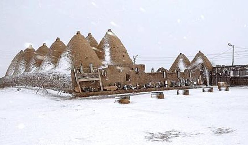 Şanlıurfa Harran'da Kartpostallık Kar manzaraları