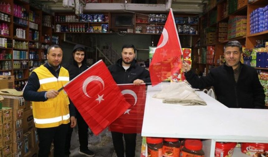 Şanlıurfa Haliliye’de Cadde Ve Sokaklar Türk Bayraklarıyla Donatıldı