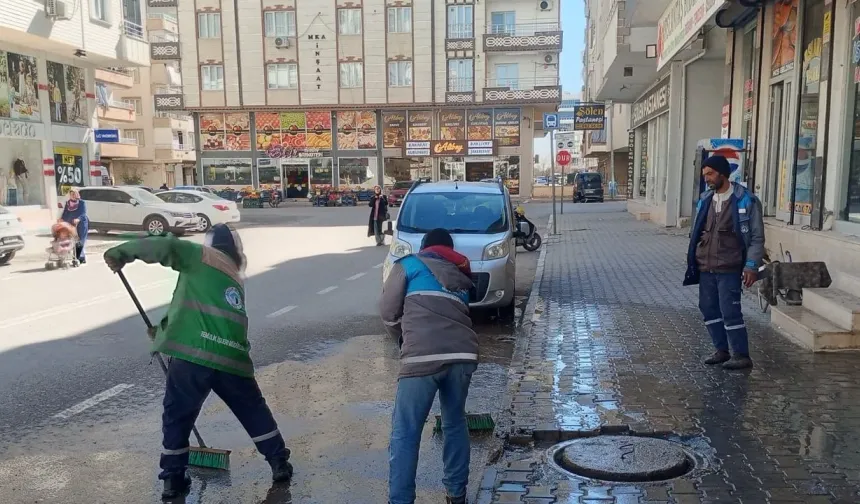 Birecik Belediyesi Temizlikte Hız Kesmedi