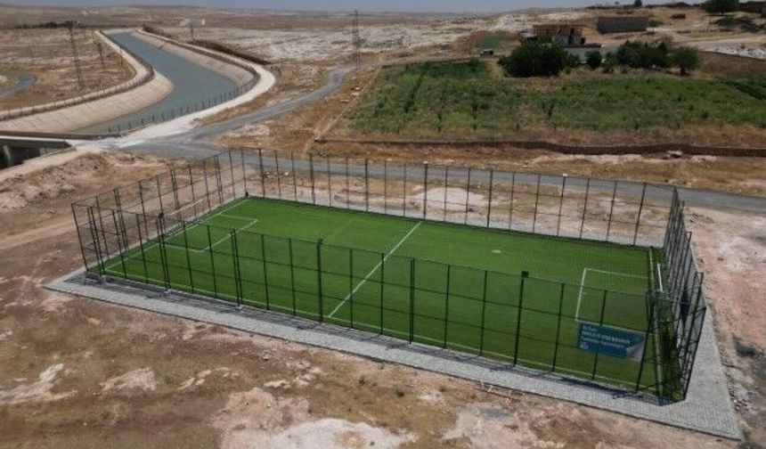 Şanlıurfa Eyyübiye’de Kırsal Mahallelere Halı Saha Müjdesi!