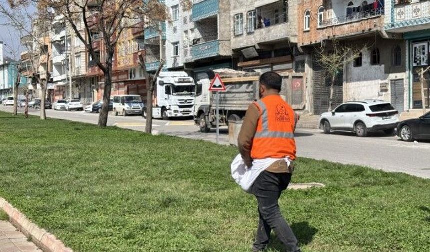 Şanlıurfa Eyyübiye’de Çimler Güçleniyor, Parklar Güzelleşiyor