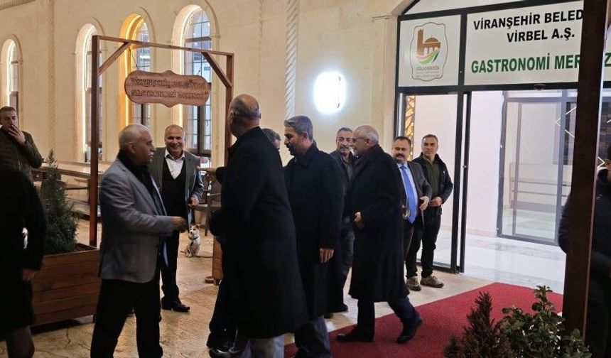 Viranşehir Belediyesi Eş Başkanı Serhat Dicle İnan, Meclis Üyeleriyle İftarda Buluştu