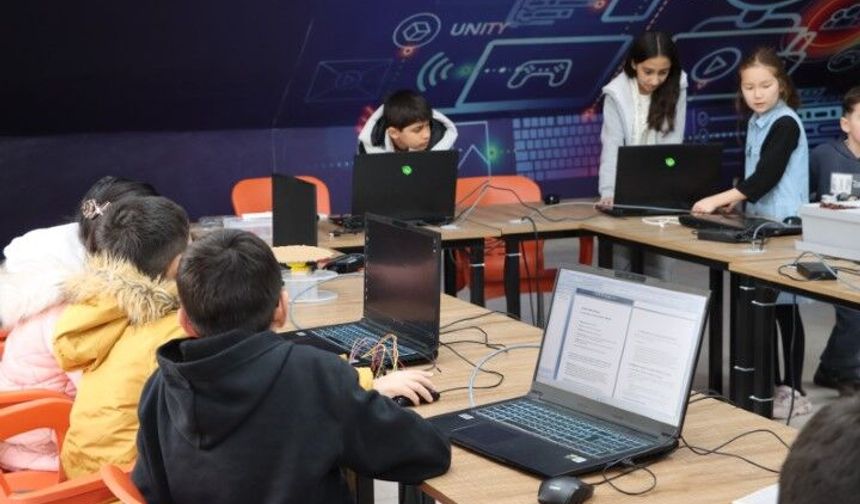 Karaköprü’nün Minik Mucitleri Geleceğe Hazırlanıyor!