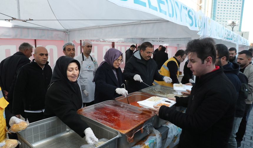 Şanlıurfa’da İftar Buluşması: Başkan Canpolat Ve Vekil Yazmacı Vatandaşlarla Aynı Sofrada