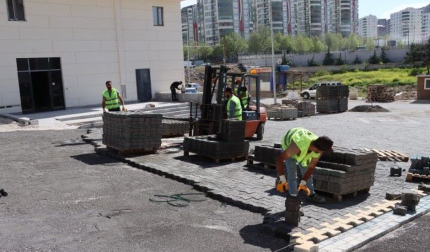 Şanlıurfa Karaköprü belediyesi yol çalışmalarına hız kazandırıyor