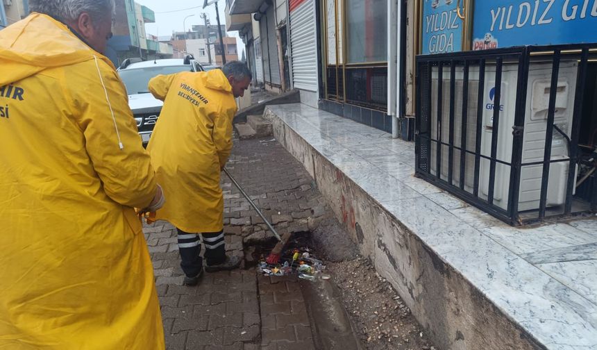 Viranşehir Belediyesi Ekipleri Yağışlara Karşı Sahada