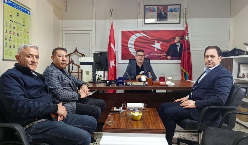 AK Parti Hilvan Yönetimi Şehit Halit Şıltak İlkokulu’nu Ziyaret Etti