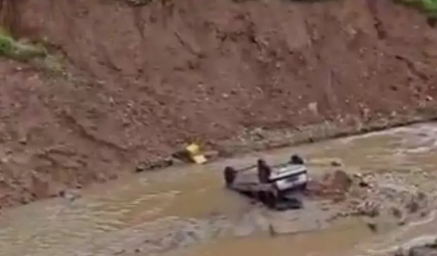 Şanlıurfa Karaköprü’de Otomobil Dereye Uçtu!