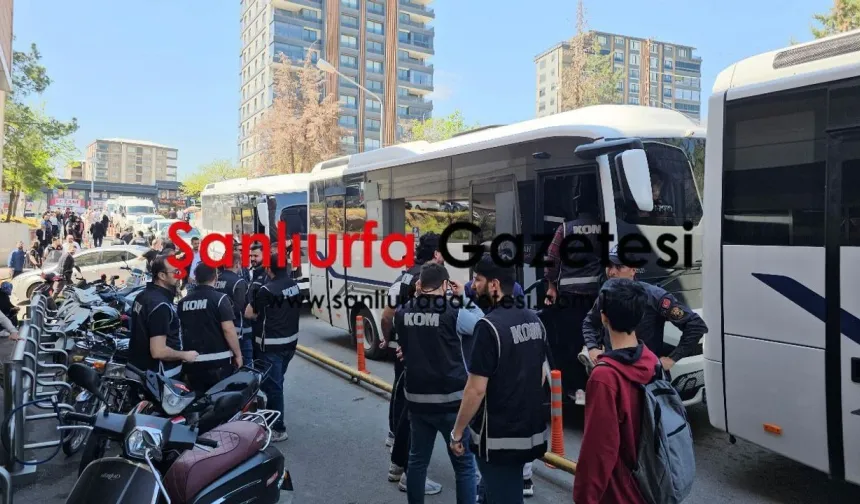 Halfeti Belediyesi'ne Eş Zamanlı Operasyon: Çok Sayıda Gözaltı