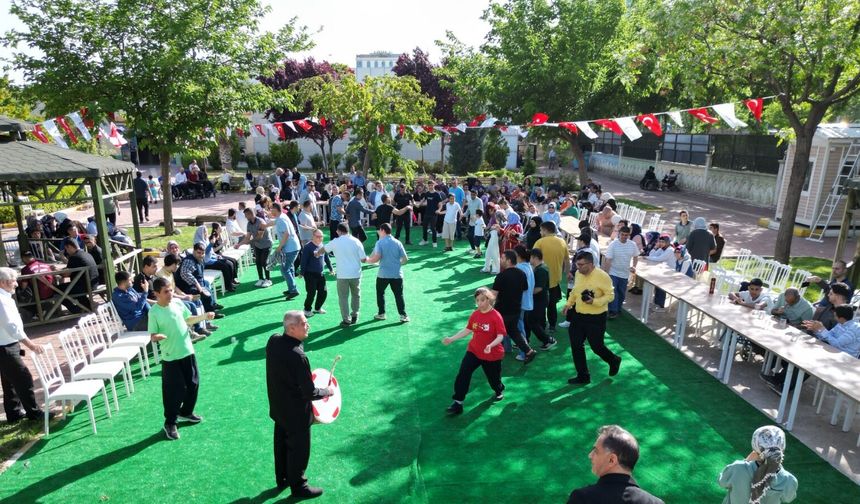Şanlıurfa’da Engelli Bireyler Türkülerle Coştu