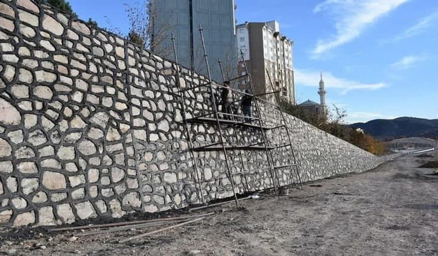 Şanlıurfa Akçakale’de İstinat Duvarı Çöktü!