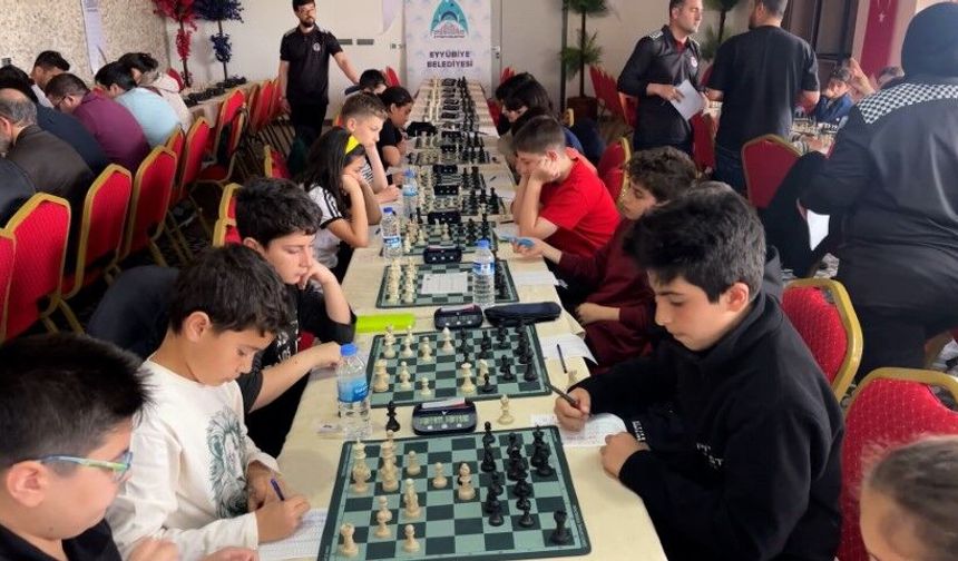 Şanlıurfa Eyyübiye’de Satranç Turnuvası Heyecanı: 140 Sporcu Yarıştı