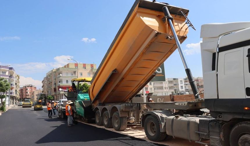 Viranşehir Uğur Boran Caddesi Sıcak Asfaltla Baştan Sona Yenilendi