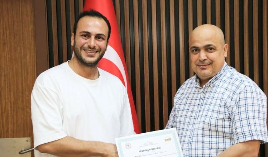 Şanlıurfa Eğitim Ve Araştırma Hastanesi’nde Op. Dr. Selim Tümkaya’ya Anlamlı Teşekkür Belgesi