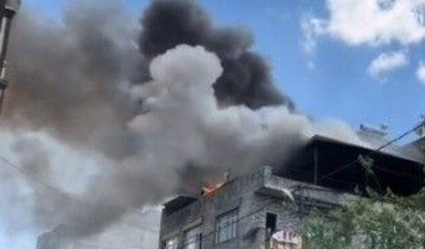 Şanlıurfa Eyyübiye’de Yangın Paniği