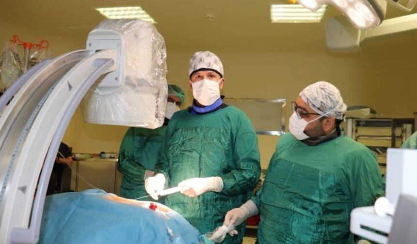 Harran Üniversitesi Hastanesi Böbrek Taşı Tedavisinde Büyük Başarıya İmza Atıyor