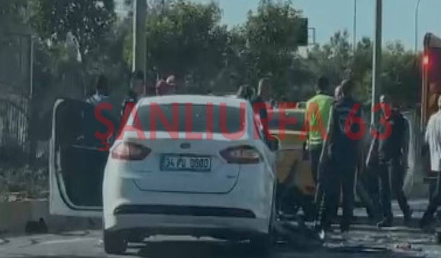 Şanlıurfa'da 4 Araç Birbirine Girdi! Ortalık Savaş Alanına Döndü
