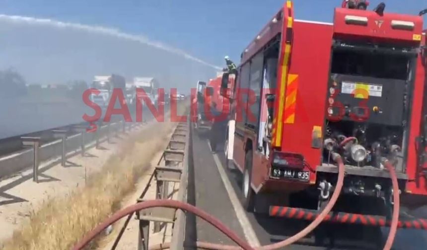 Viranşehir Yolunda Korku Dolu Anlar! Otomobil Yüklü Tırda Yangın