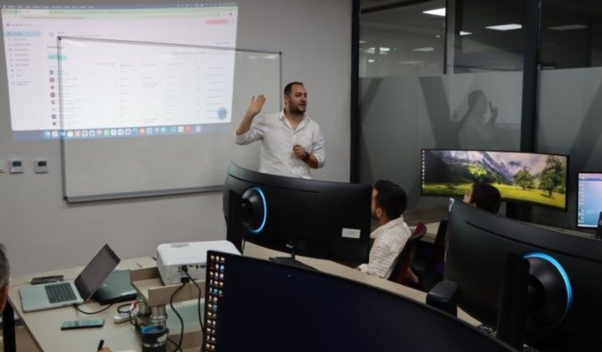 Büyükşehir Belediyesi'nden Yazılım ve Mobil Uygulama Eğitimi!