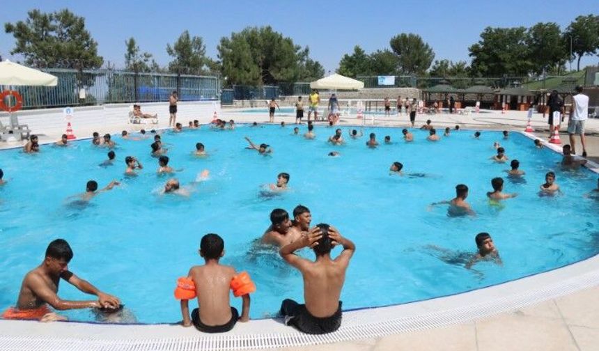 Şanlıurfa Büyükşehir'den Hem Serinleten Hem Hayat Kurtaran Hizmet!