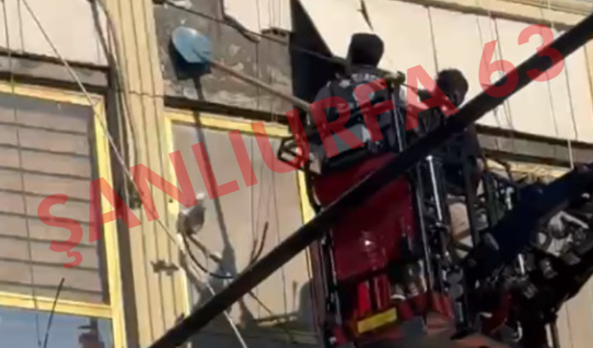 Şanlıurfa'da Pasajdan Kopan Taşlar Korku Dolu Anlar Yaşattı!