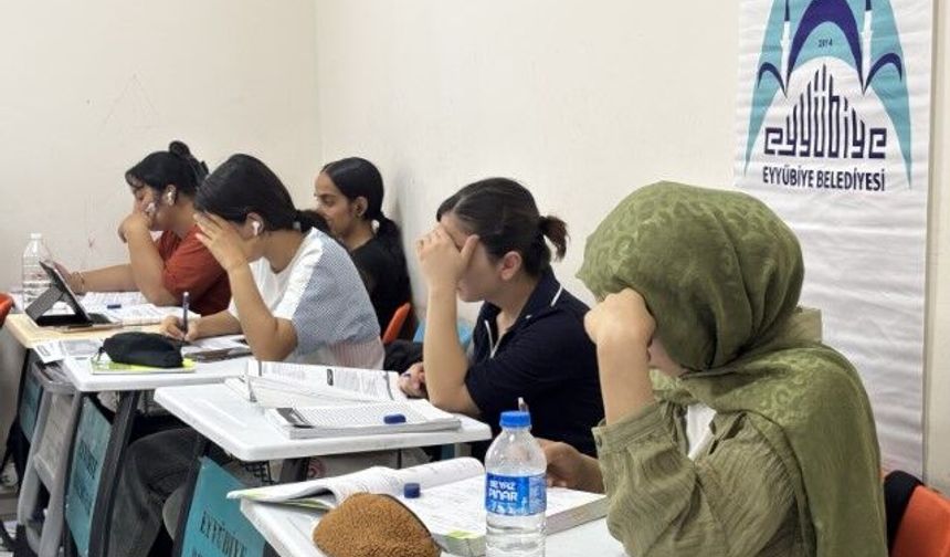 Eyyübiye Belediyesi Gençlerin Tercih Sürecinde Yanında