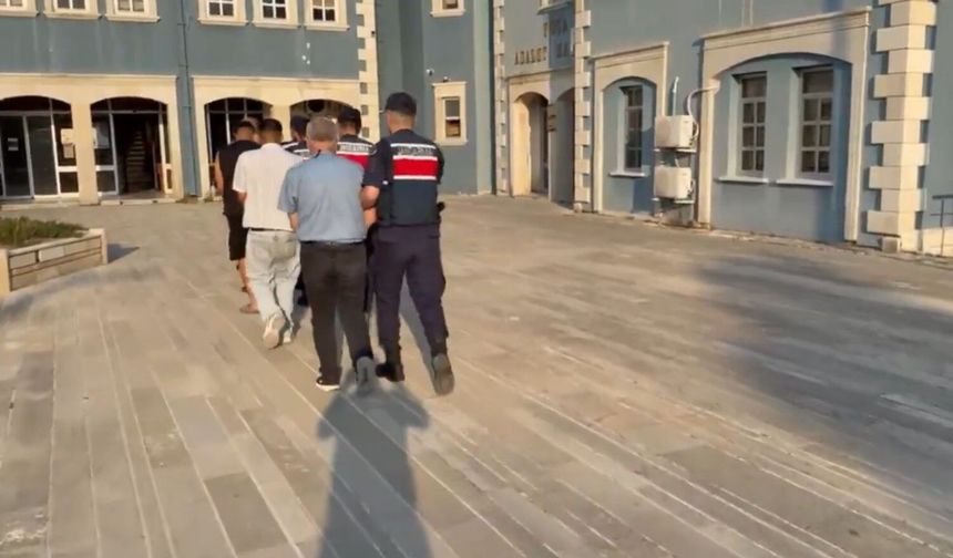 Jandarmadan Düzensiz Göç Ve Göçmen Kaçakçılığına Karşı Büyük Operasyon