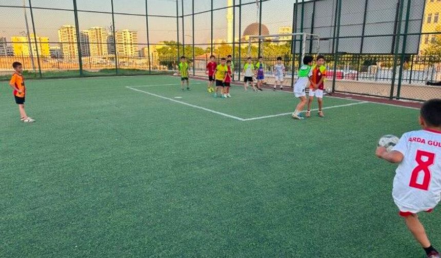 Karaköprü'de çocuklar için spor kursları devam ediyor