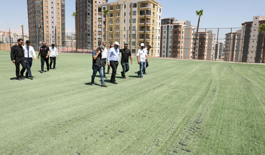 Karaköprü’de Futbol Sahası İçin Çalışmalar Devam Ediyor