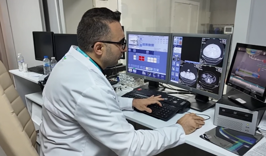 Mehmet Akif İnan Hastanesi’nde Genç Hastaya Dikkat Çeken Operasyon