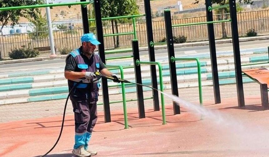 Haliliye’de Cadde Ve Bulvarlarda Temizlik Çalışmaları Sürüyor