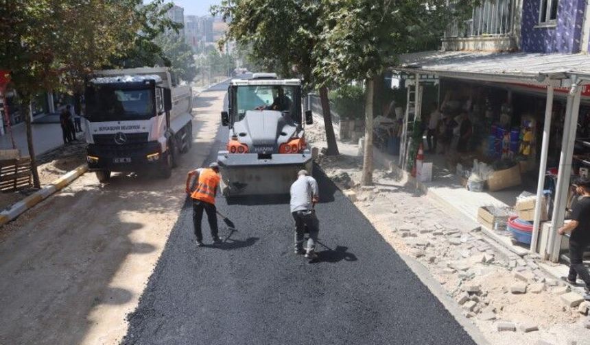 Şanlıurfa Karaköprü’de 350 Metrelik Yol Yenilendi