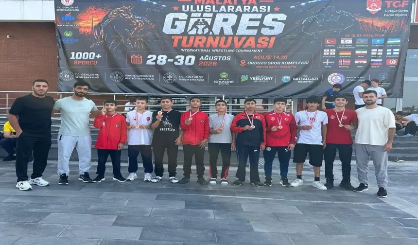 Şanlıurfalı Güreşçilerden Büyük Başarı; Malatya’dan 9 Madalyayla Döndüler