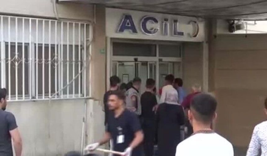 Siverek’te Seyir Halindeki Araca Silahlı Saldırı: Baba Ve Kızı Yaralandı