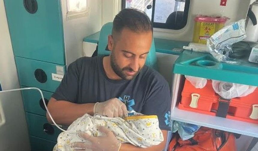 Şanlıurfa’da Sağlık Ekipleri İki Doğumu Ambulanslarda Gerçekleştirdi